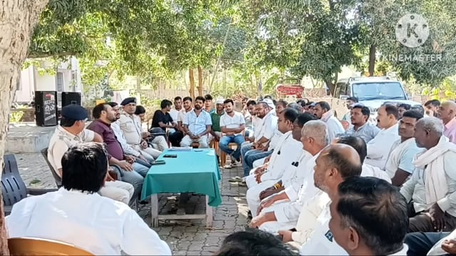 रामनवमी दुर्गा पूजा चैती छठ व ईद को लेकर सिरदला थाना परिसर में की गई शांति समिति की बैठक