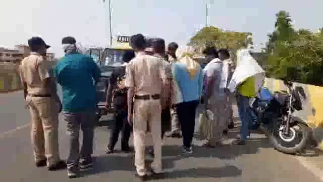 कालीपिली ने कारला दिली जोरदार धडक #accident 
