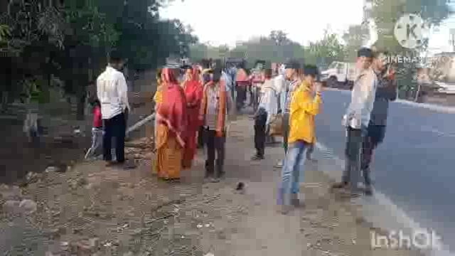  सूर्यगढ़ा -ट्रक पलटने से  एक मकान और दुकान क्षतिग्रस्त 2 लाख की हुई क्षति का अनुमान बताया गया।