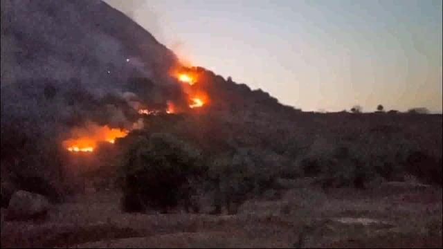 BANKA: मंदार पर्वत पर लगी भीषण आग, काफ़ी मशक़्क़त के बाद भी आग पर नहीं पाया जा सका क़ाबू