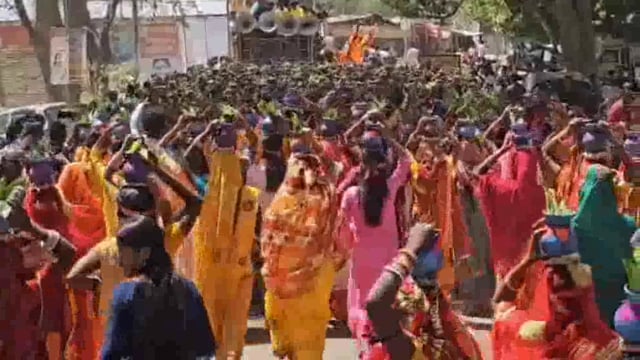 BANKA: श्री श्री 108 भागवत महापुराण की कथा के आयोजन को ले निकाली गयी भव्य कलश शोभायात्रा