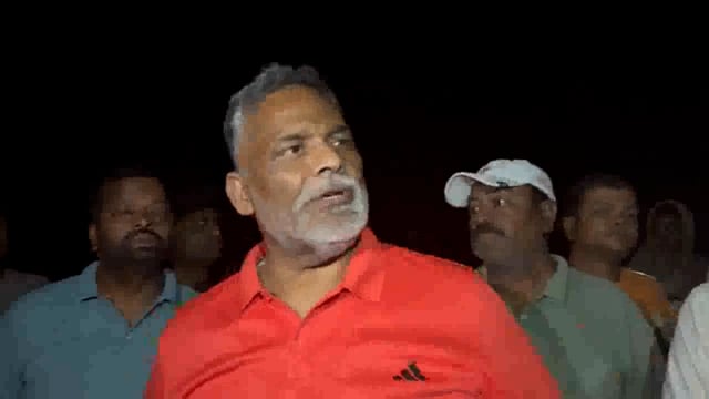 जन अधिकार पार्टी (जेएपी) के प्रमुख पप्पू यादव ने आज बीजेपी पर गंभीर आरोप लगाते हुए कहा कि पार्टी के एक विधायक के इशारे पर बनमनखी में पच्चीस महादलित परिवारों के घरों को आग लगा दी गई, जिससे उनका सब कुछ बर्बाद हो गया। पप्पू#politics