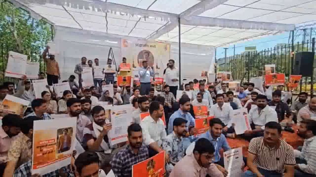 जयपुर की सड़कों पर एक ही नारा गूंजने लगा है – 