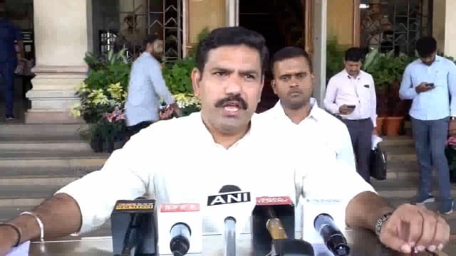 Karnataka BJP chief BY Vijayendra's statement: Siddaramaiah questioned over expenses on helicopter trip

ಕರ್ನಾಟಕ ಬಿಜೆಪಿ ಅಧ್ಯಕ್ಷ ಬಿ.ವೈ. ವಿಜಯೇಂದ್ರ ಹೇಳಿಕೆ: ಹೆಲಿಕಾಪ್ಟರ್ ಪ್ರಯಾಣದ ವೆಚ್ಚದ ಬಗ್ಗೆ ಸಿದ್ದರಾಮಯ್ಯ ಪ್ರಶ್ನಿಸಿದ್ದಾರೆ
 #politics