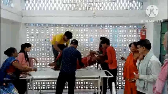 थ्रेसर में साड़ी फंसने से महिला हुई गंभीर रूप से जख्मी।