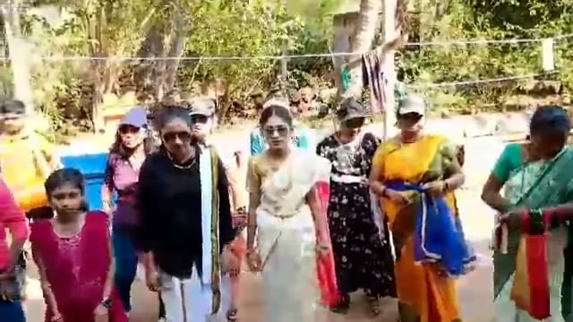 कोकणात शिमगोत्सव महिलांनी काढला गोमूचा खेळ 