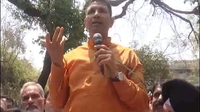 प्रदेश के नेता जीटू पटवारी ने एक गंभीर सवाल उठाया है। उन्होंने कहा कि करोड़ों रुपये के घोटाले और धन के परिवहन के बावजूद सौरभ शर्मा को जमानत क्यों मिल जाती है? उन्होंने यह सवाल खड़ा करते हुए पूछा, 