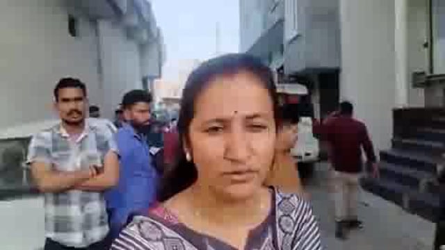 🆚 संभल: SDM वंदना मिश्रा ने अवैध हॉस्पिटल पर मारा छापा
डॉक्टर, महिला डॉक्टर को पुलिस हिरासत में भेजा
 टीम को मौके से मिले अस्पताल संचालन के साक्ष्य
 बिना वैध डिग्री के कर रहे थे फर्जी अस्पताल संचालित
 स्वास्थ्य विभाग की टीम बुलाकर अस्पताल कराया सील
 पूर्व में भी दोनों पर कई एफआईआर हो चुकी हैं दर्ज
 बहजोई कोतवाली की कृष्णा कुंज कालोनी का मामला ll