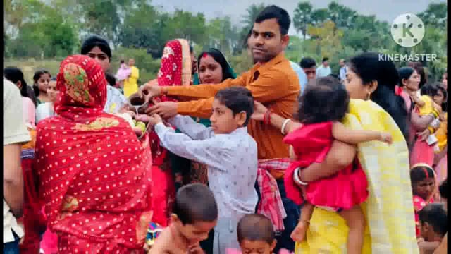 सिरदला प्रखंड के विभिन्न छठ घाटो पर व्रतियों ने उदयमान सूरज को दिया अर्ध्य चार दिवसीय अनुष्ठान का हुआ समापन