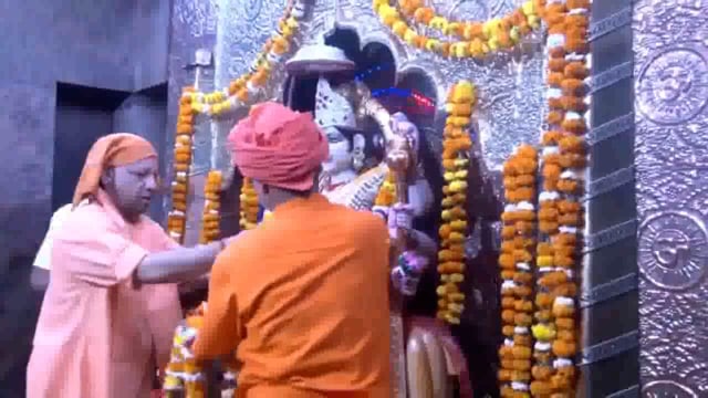 मुख्यमंत्री योगी आदित्यनाथ ने बलरामपुर जिले में स्थित मां पाटेश्वरी देवी मंदिर में पूजा-अर्चना की। इस अवसर पर उन्होंने मंदिर में आशीर्वाद लिया और प्रदेश की सुख-समृद्धि तथा जनता की कल्याण की कामना की। मुख्यमंत्री का यह दौरा धार्मिक दृष्टिकोण के साथ-साथ प्रदेश की सांस्कृतिक धरोहर को बढ़ावा देने के लिए भी महत्वपूर्ण था।#politics