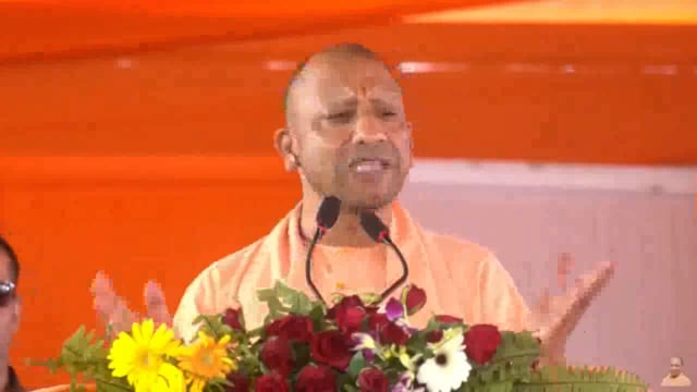 मुख्यमंत्री योगी आदित्यनाथ ने यह महत्वपूर्ण विचार व्यक्त किया, जिसमें उन्होंने भारत की समृद्ध ज्ञान परंपरा को वेदों के माध्यम से समझने की बात की। #politics