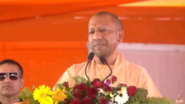 मुख्यमंत्री योगी आदित्यनाथ ने यह बयान उस समय दिया जब उन्होंने भारतीय जनता की एकता और नेतृत्व के महत्व को लेकर विचार व्यक्त किए। #politics