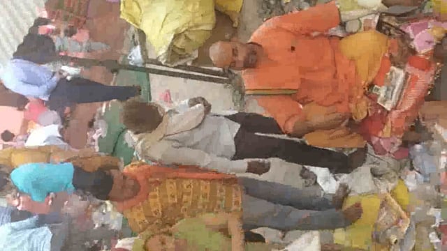 मां कालिका धाम में मां दुर्गा‌के भक्त गण हवन पूजन कर रहे हैं कन्या भोज के भी आयोजन हो रहे हैं देवी पाटन मन्दिर में भीड़ 