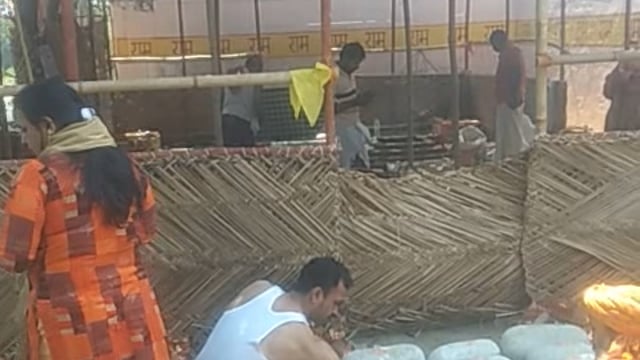 Mahant Alok Tuli ke dwara Mata Rani ki katha chal rahi thi Jiska samapan hai aur Bali ke dwara boli dene ke bad Bhandare