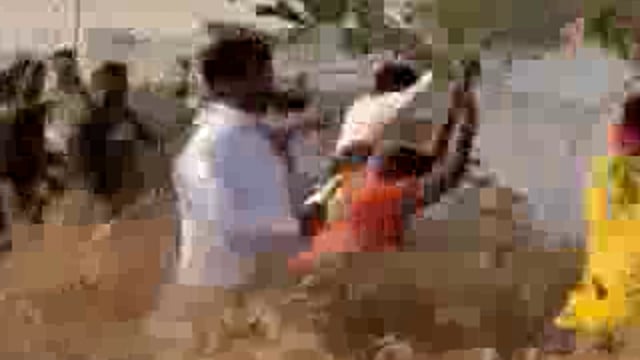 🆚 संतकबीरनगर  | गेहूं के खेत में लगी आग, विधायक खुद उतरे आग बुझाने 🚒
 धनघटा क्षेत्र के तामा गांव में गेहूं की फसल में लगी भीषण आग
 BJP विधायक गणेश चौहान ग्रामीणों के साथ खेतों में दौड़े
विधायक खुद बाल्टी लेकर आग बुझाते नजर आए
 किसानों को मुआवजा दिलाने का आश्वासन भी दिया ll