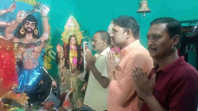 प्रखंड प्रमुख ने क्षेत्र की सुख, शांति एवं समृद्धि को लेकर माता भगवती के दरबार में लगाई हाजरी