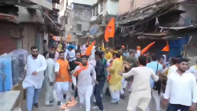 कानपुर में रामनवमी जुलूस पर पथराव का आरोप, पुलिस ने इसे अफवाह बताया#latest_news