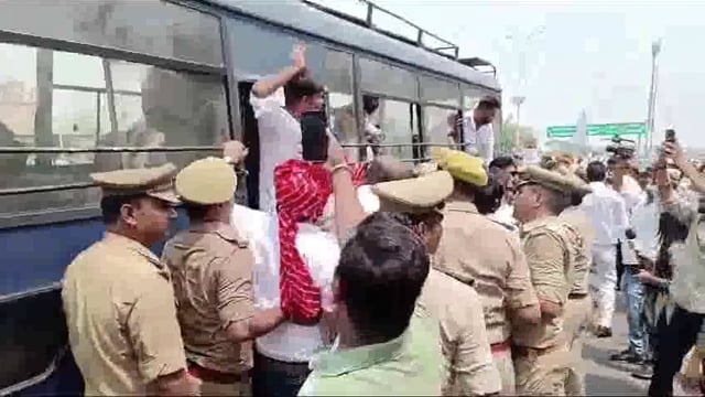 रामजीलाल सुमन के खिलाफ महासंग्राम यात्रा: पुलिस ने प्रदर्शनकारियों को इको गार्डन भेजा#politics