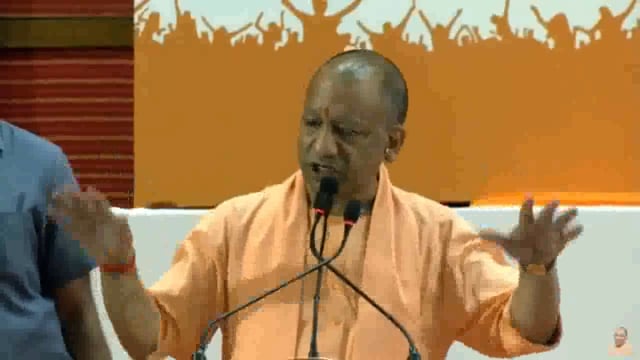 मुख्यमंत्री योगी आदित्यनाथ ने बुधवार को एक महत्वपूर्ण बयान देते हुए कहा कि राजनीतिक स्थिरता ही सुशासन की पहली शर्त है। उन्होंने कहा कि अगर राज्य में राजनीतिक स्थिरता नहीं होती, तो उत्तर प्रदेश को 'दंगा मुक्त' और 'माफिया मुक्त' बनाना संभव नहीं होता।#politics