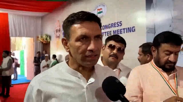 कांग्रेस नेता जीतू पटवारी ने कांग्रेस अधिवेशन में भाग लेकर अपने विचार व्यक्त किए। उन्होंने कहा, 