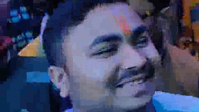 मेरठ जिले के कस्बा फलावदा में श्री बूढ़ा शिव मंदिर में हनुमान जी को प्रत्येक मंगलवार को चोला चढ़ाया जाता है यहां आनेवाले