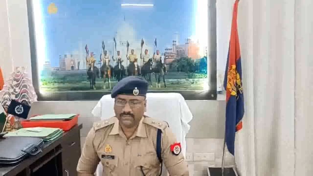 थाना जगदीशपुर क्षेत्र अंतर्गत बंद मकान में 02शव मिलने की सूचना पर एसीपी लोहा मंडी मयंक त्यागी थाना पुलिस मौके पर मौजूद