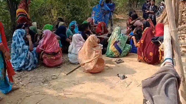 शुकुल पुर गांव में 14वर्षीय नितिन का शव पेड़ से लटकता मिला मंगलवार से गायब था युवक बहिन की डांटसेक्षुब्ध था युवक 