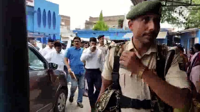 जिलाधिकारी ने अमरपुर प्रखंड के विभिन्न कार्यालयों का किया निरीक्षण।