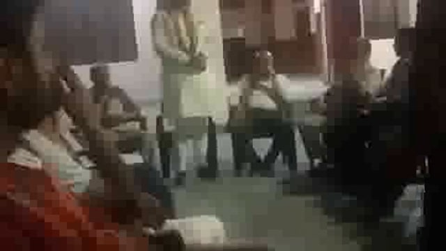 Bhartiya Janata Party Parshad ghar mein bhi chhah aadami hun Mayank Gargi ke dwara Ko sambodhit Kiya Gaya