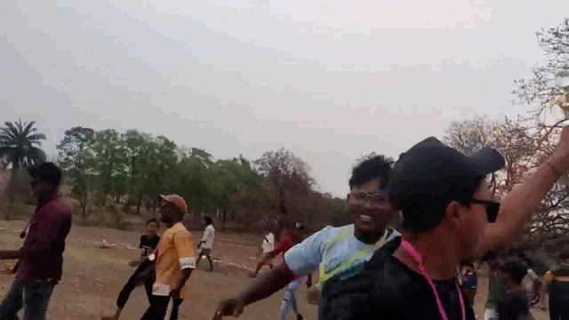 क्रिकेट टूर्नामेंट के फाइनल मुकाबले में विजेता एवं उपविजेता टीम के बीच समारोह पूर्वक ट्रॉफी का किया गया वितरण