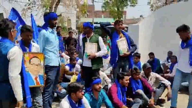 भीम आर्मी सेना ने थाने में किया विरोध प्रदर्शन 