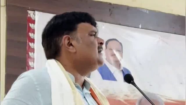 कन्नौज: पूर्व सांसद सुब्रत पाठक का अखिलेश यादव पर तीखा हमला, वक्फ बोर्ड के समर्थन को बताया संविधान विरोधी रुख#politics