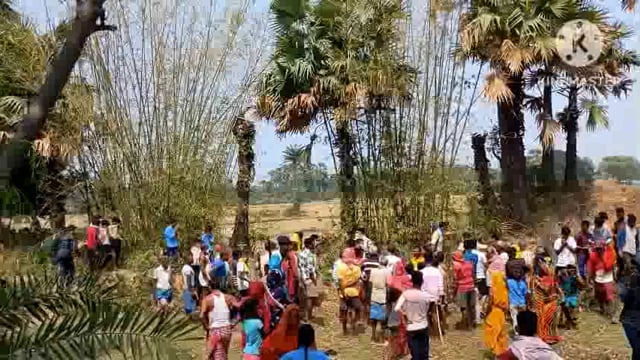 अमरपुर थाना क्षेत्र के केंदुआर गांव के समीप गोरगामा बहियार में मिला सर कटी लाश।