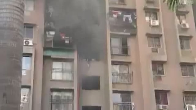 अहमदाबाद जिले के अपार्टमेंट में लगी भीषण आग#fair