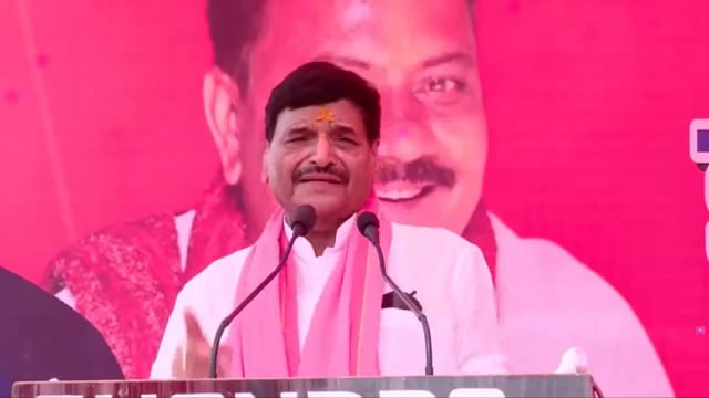 संविधान का पालन न करने वालों का नाम नोट करें 