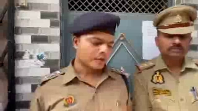 🚨.... ब्रेकिंग: मऊ में गांजा तस्कर की संपत्ति कुर्क 🚨

💥 गैंगस्टर एक्ट के तहत संपत्ति की गई कुर्क
🏠 15 लाख 70 हज़ार की कीमत का मकान हुआ कुर्क
📍 कोतवाली के मुंशीपुरा नई बस्ती में कार्रवाई
📝 DM के आदेश पर संपत्ति की कुर्की lll