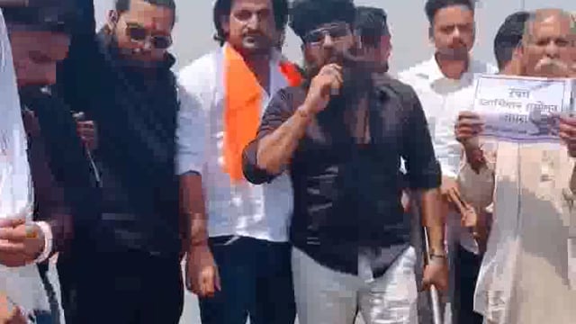 राणा सांगा के बयान पर विरोध: सुमन से माफी की मांग 
रामजीलाल की लंका जल जाएगी, राणा सांगा की आग में ये विद्रोह तबतक नहीं रुकेगा जबतक बाबर की औलाद सुमन नाक रगड़ के माफ़ी नहीं मांगता
#politics