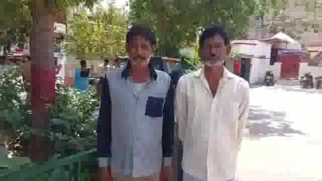 झांसी सीपरी बाजार थाना क्षेत्र भोजला गांव में एक दहशत फैलाने वाला वीडियो वायरल हो रहा है