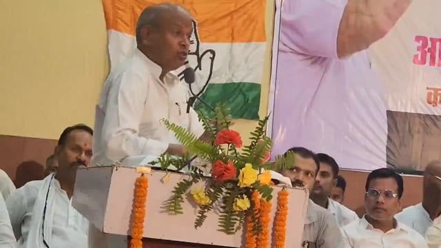 कांग्रेस में पद नहीं, समर्पण बोलता है 
बिहार प्रदेश कांग्रेस का हर कार्यकर्ता प्रदेश अध्यक्ष है: Rajesh Kumar
#politics