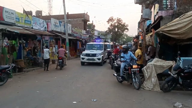 CO के निर्देश के बाद कुछ दुकानदार सड़क से हटाया अतिक्रमण, कुछ दुकानदार निर्देश की उड़ा रहे धज्जियां