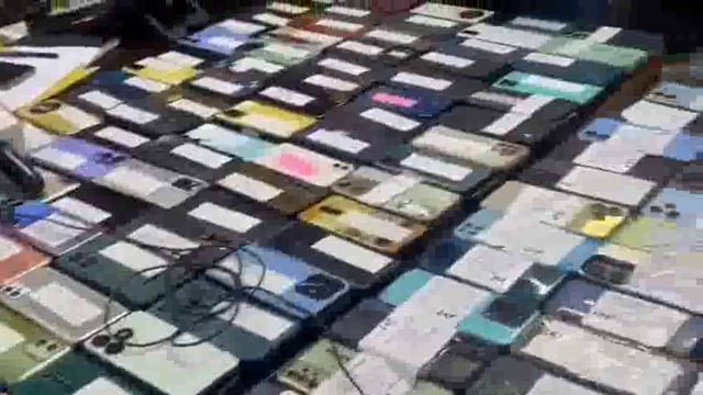 गाजियाबाद पुलिस ने की सराहनीय पहल- 425 खोए हुए मोबाइल फोन उनके मालिकों को लौटाए#crime