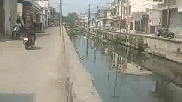 Saharanpur Shahar ki paudhdhoi ki nadi Jise Ganga Ji ka strot Mana gaya hai gandgi Ke Lage Ambar
