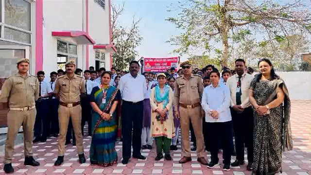 अग्निशमन सप्ताह के अंतर्गत बच्चों को दी गई  आग से बचाव की जानकारी