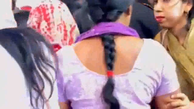 विश्व प्रसिद्ध राधारानी मंदिर पर सुरक्षाकर्मी और श्रध्दालुओं के बीच हुई मार-पीट, वीडियो हुआ वायरल।