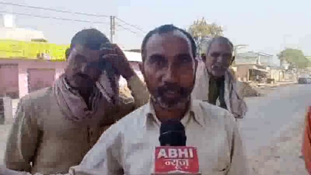 नगर निगम ने वार्ड नं27 को बनाया नरक क्षेत्रीय लोगों ने पार्षद का किया घेराव नाली निर्माण व दूषित पानी निकासी की मांग