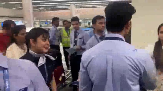 लखनऊ एयरपोर्ट पर यात्रियों ने किया हंगामा, इंडिगो की व्यवस्था पर उठे सवाल#latest_news