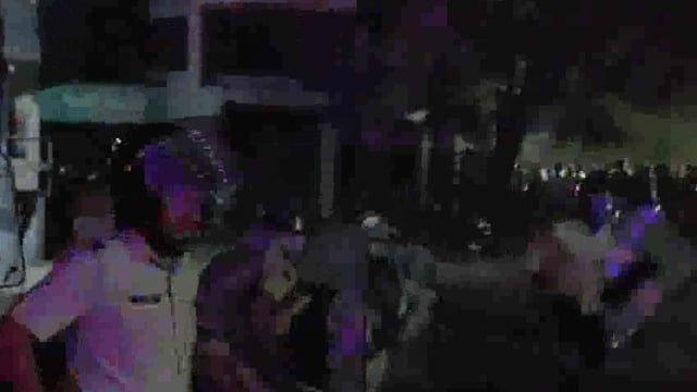 महाराष्ट्र: नाशिकच्या काटे गली परिसरात दगडफेक, ३-४ पोलिस जखमी, ५ वाहनांचे नुकसान #latest_news