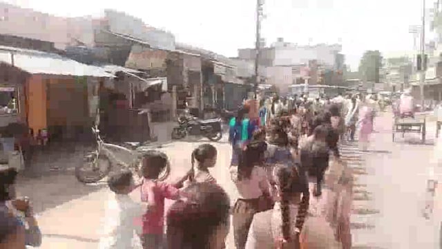 कस्बे में एबीएसए पूजा देवी बीडीओ बृजेश सिंह एडीओ पंचायत पवन यादव के नेतृत्व में आम्बेडकर जयन्तीसप्ताह में रैली निकाली गई