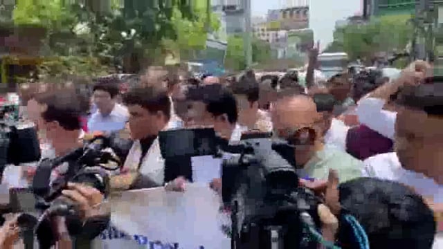 নেশ্যনেল হেৰাল্ড বিষয়ত বিজেপিৰ ষড়যন্ত্ৰৰ বিৰুদ্ধে গুৱাহাটীত অসম পিচিচিৰ ব্যাপক প্ৰতিবাদ#politics