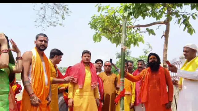 बाबा ज्येष्ठगौरनाथ मंदिर प्रांगण में शिव शक्ति महारुद्र यज्ञ को लेकर हुआ ध्वजारोहण